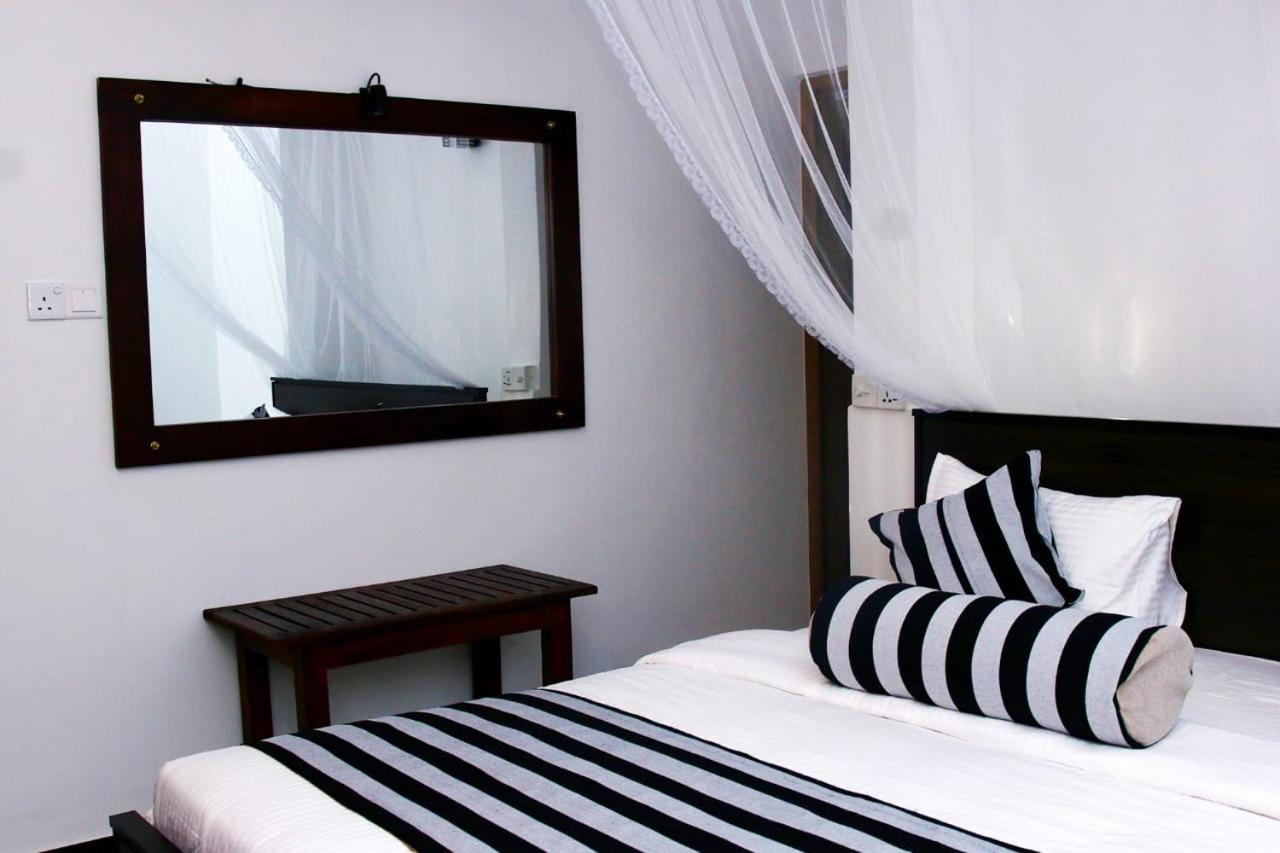Bed and Breakfast Different View à Ella Extérieur photo